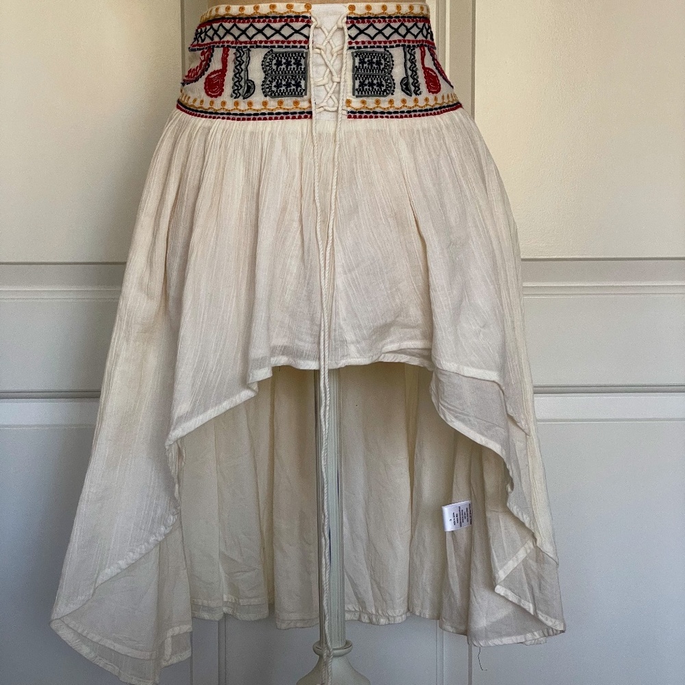 Jak & Peppar Hi-Lo Skirt w/Embroidery size 6